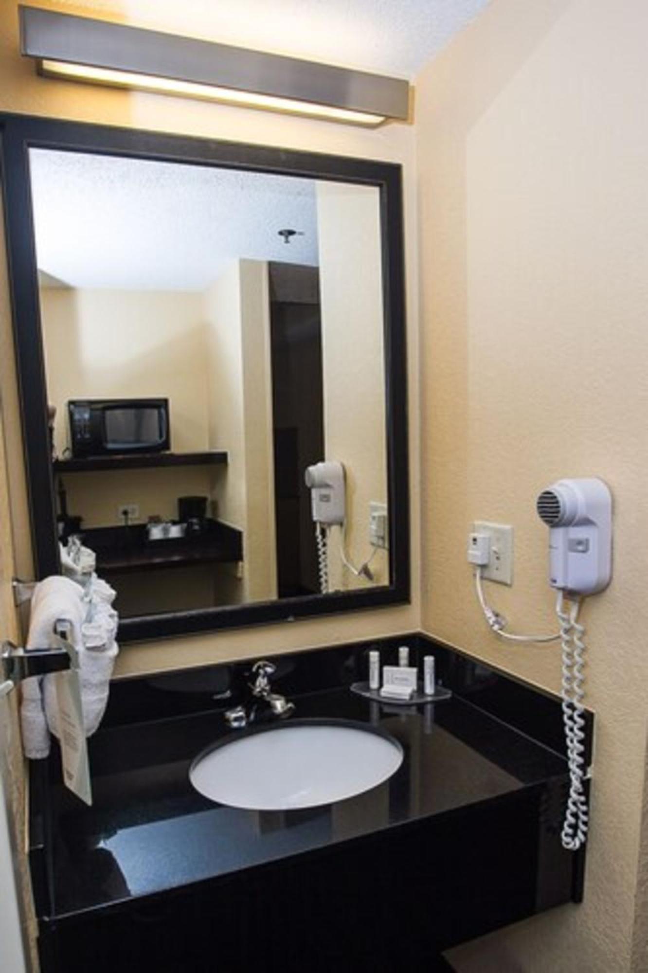 Fairfield Inn & Suites By Marriott Boston Milford Exterior foto